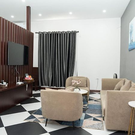 Anh Anh Luxury Hotel 뚜옌꽝 외부 사진