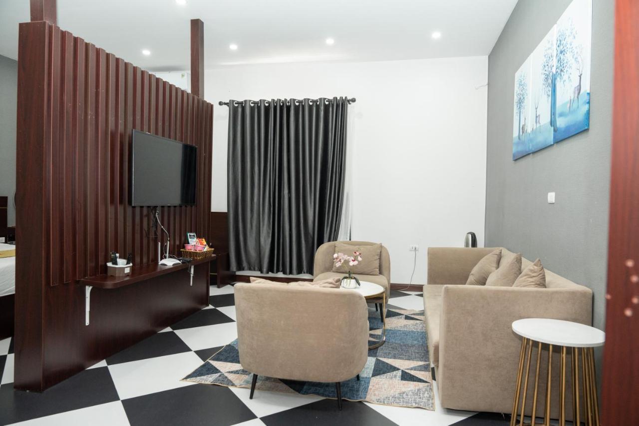 Anh Anh Luxury Hotel 뚜옌꽝 외부 사진